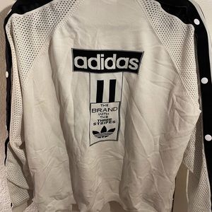 Adidas adibreak vintage jacket. Lightweight tear away sleeves.